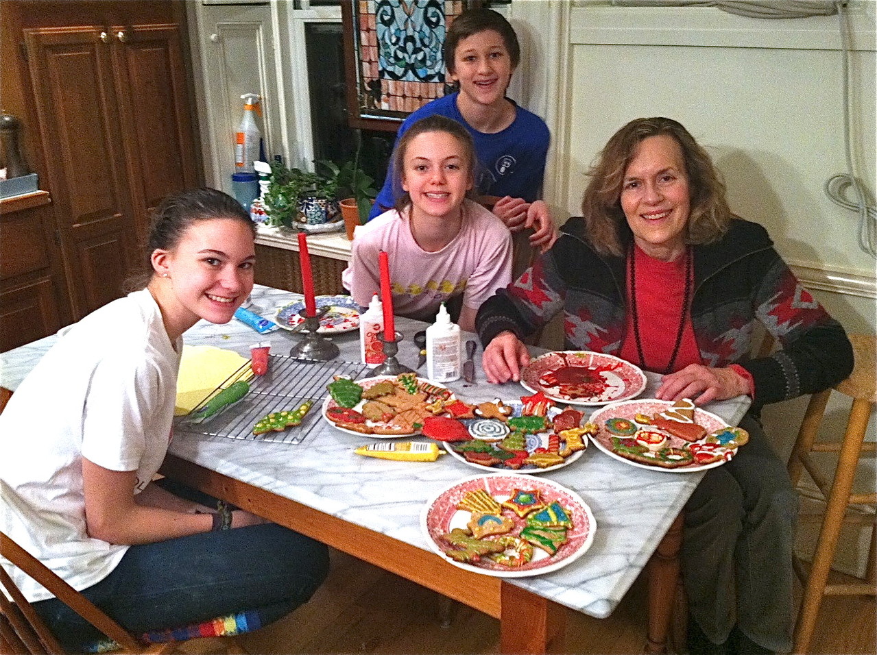 Ellie, Kate, Jack, & Lorraine decorating cookies 12/2012