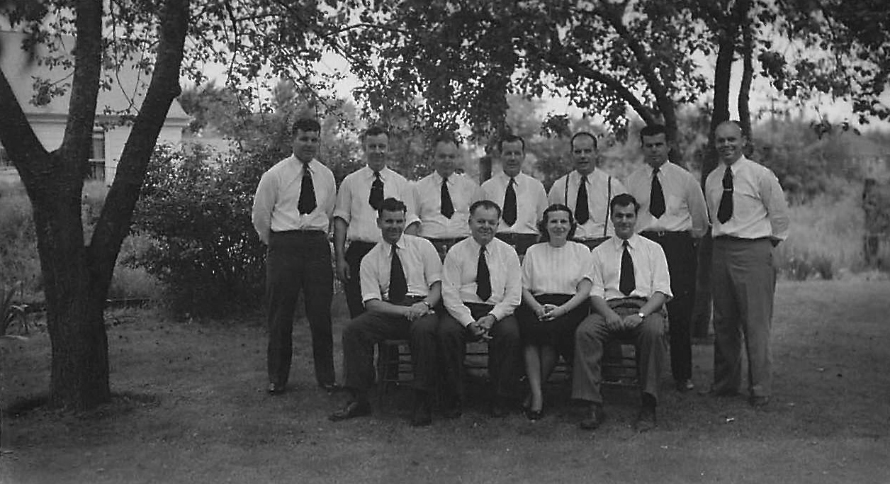 All 11 living children, including Mae...Back: Bud, Ed, Pete, George, Frank, Jay (Joseph), Albert   Front: Tony, Bill, Mae, Walter  1940s?