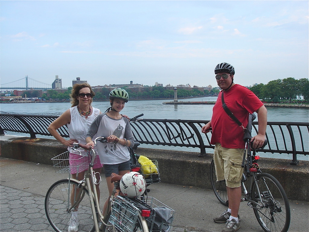 Lorraine, Ellie, Greg on the bikes