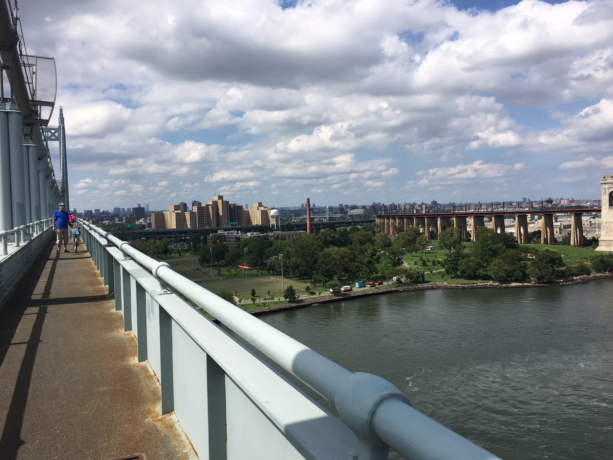 Bernd on the Tri-Borough Bridge over the East River