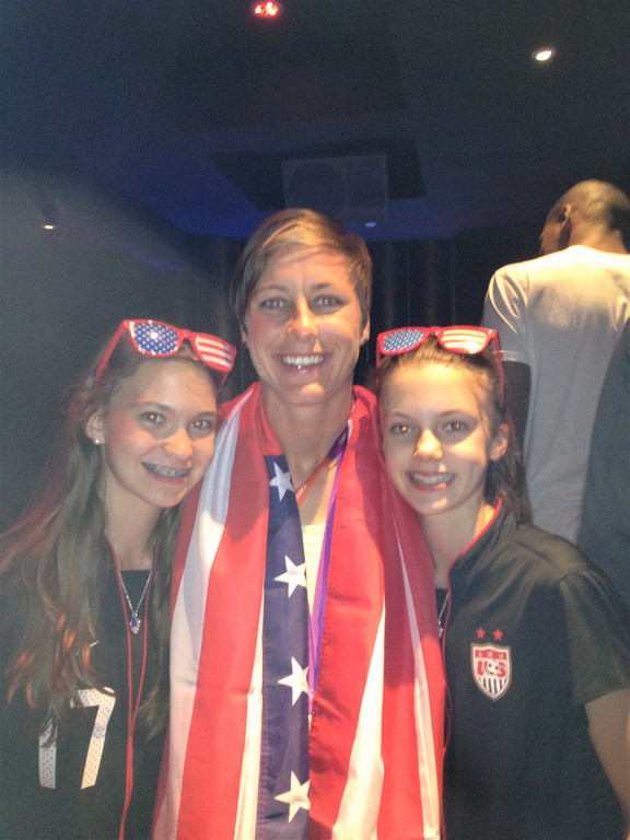 Ellie, Abby Wambach, Kate