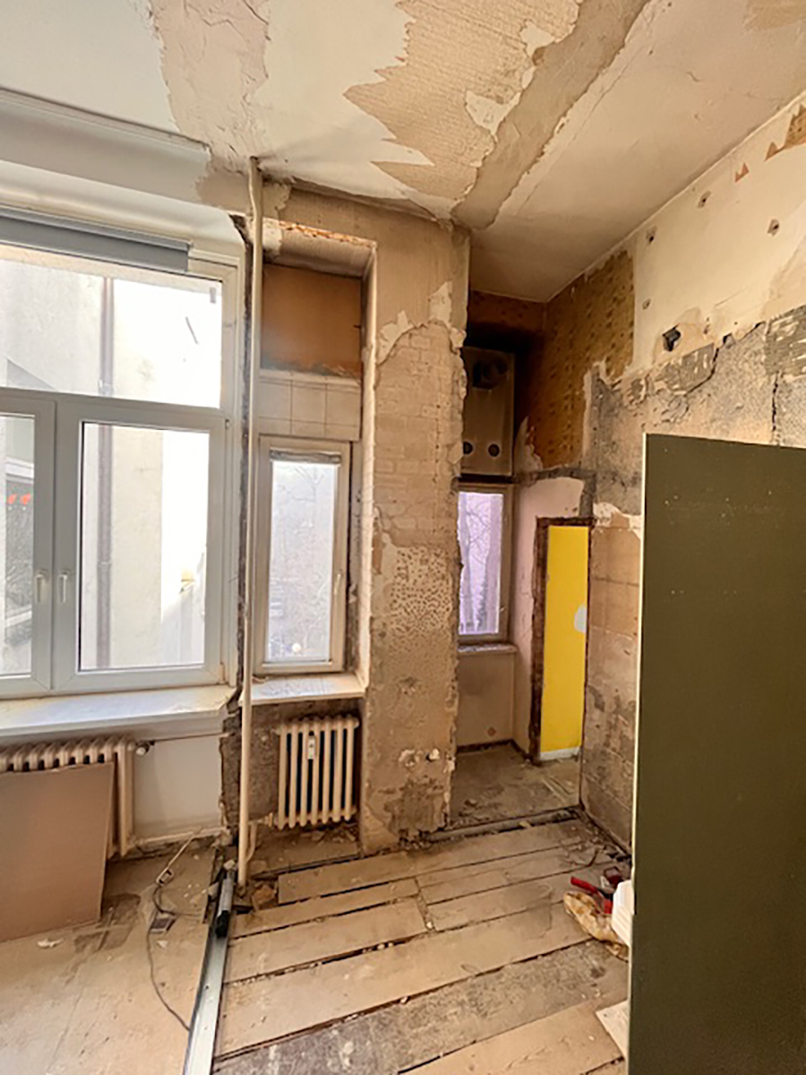 Aus dem alten Bad wird das neue Kinderzimmer vorher