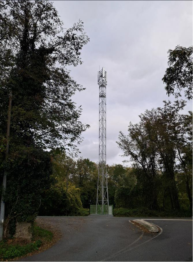 Simulation de l'antenne, sur la départementale D19 face à la rue de Brinches.