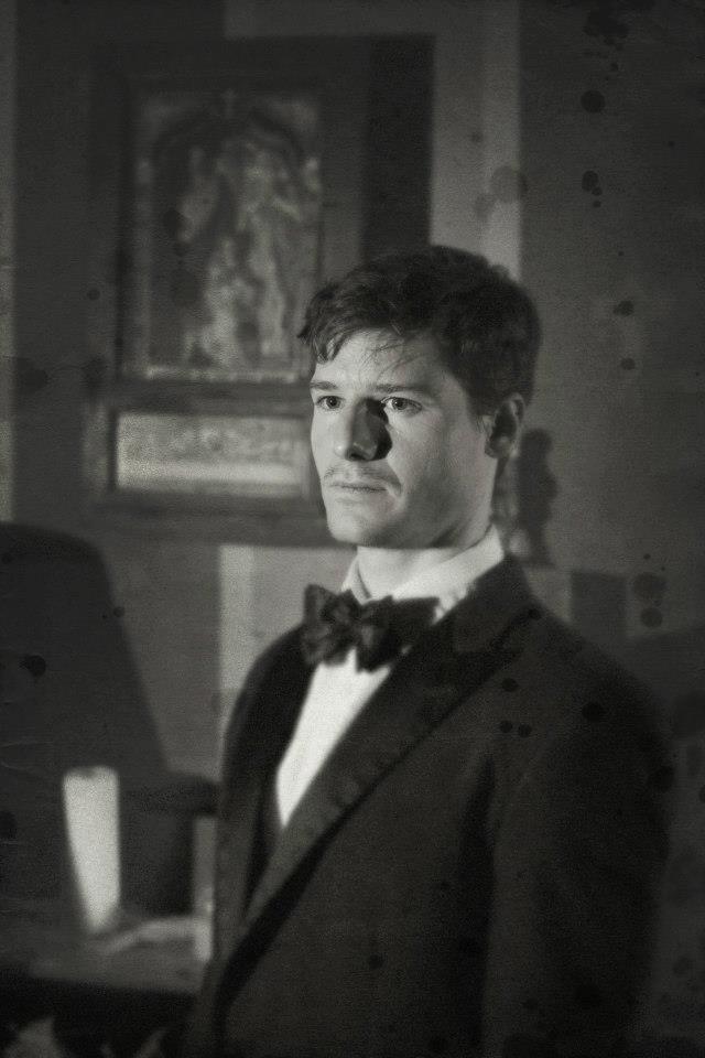 Joe Poulson (Macbeth, Taxidermiste, Banquo*, Macduff*)