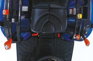 Seitliche Schalthebel Farmtrac 26 HST mit Frontlader und Kabine