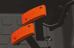 Doppelpedale für Farmtrac 26 HST mit Frontlader und Kabine