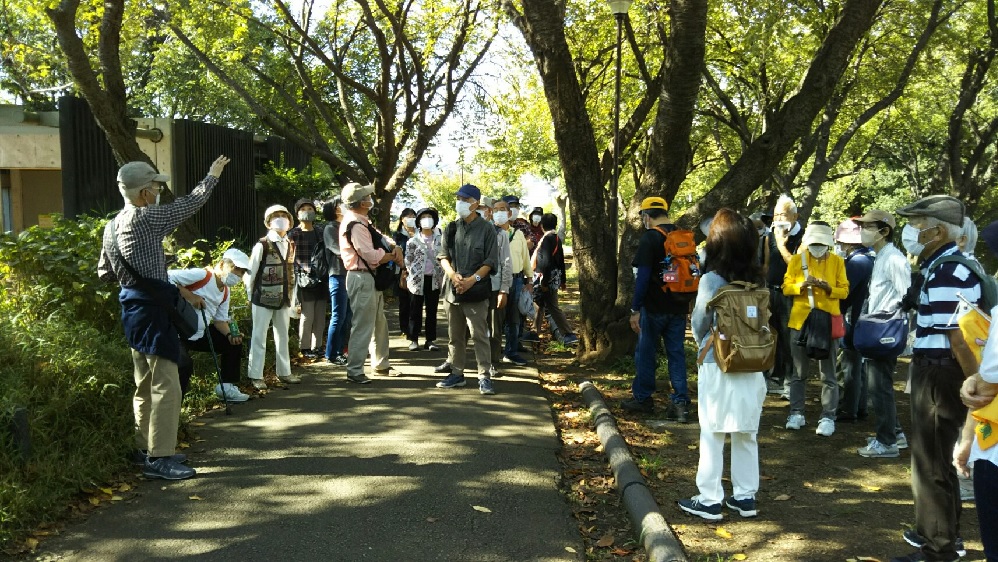 菊名桜山公園では、由来や特徴の説明を伺いました。