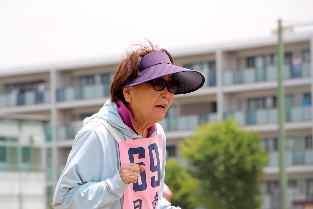 行方を見守り
