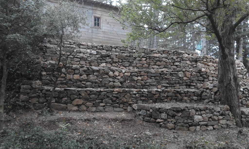 Mur de soutainement sur le talus fini