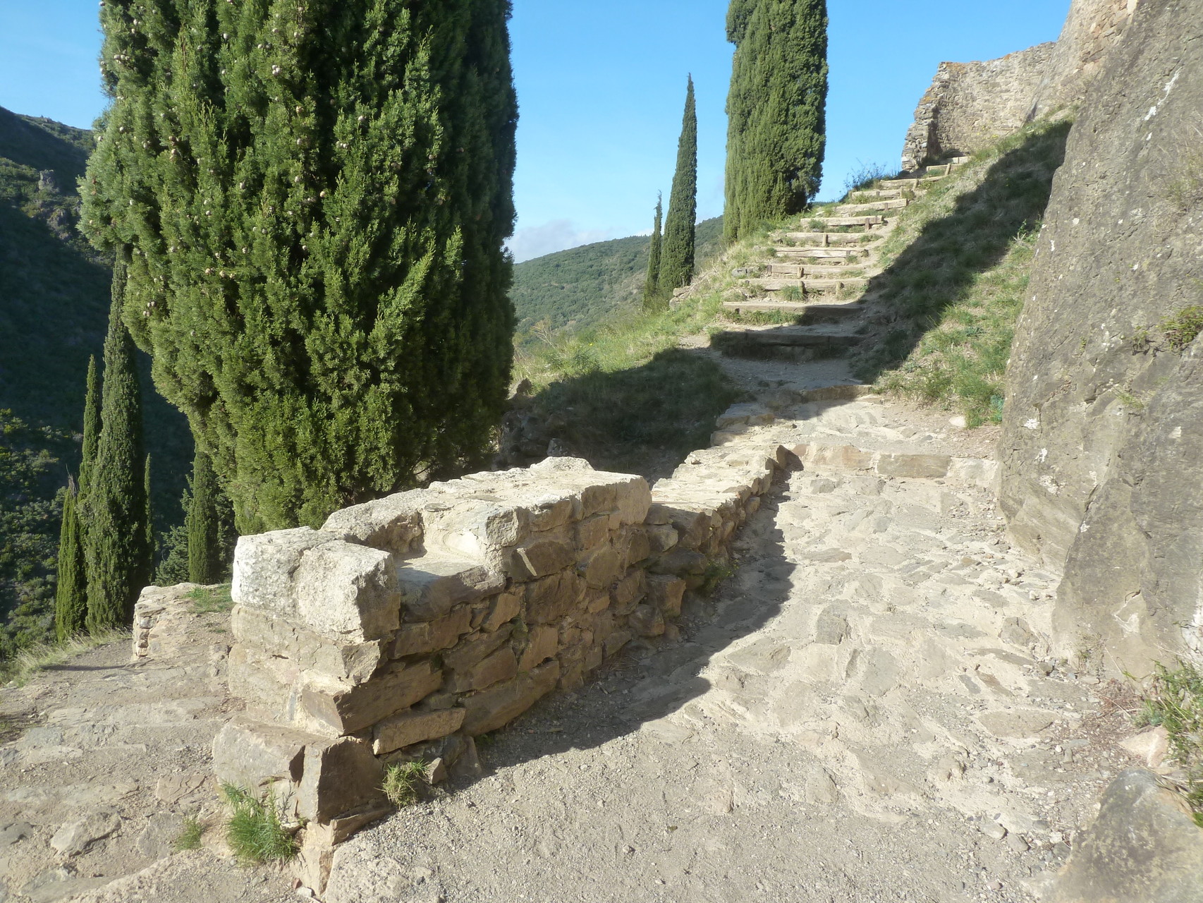 Cheminement autour des châteaux de Lastours