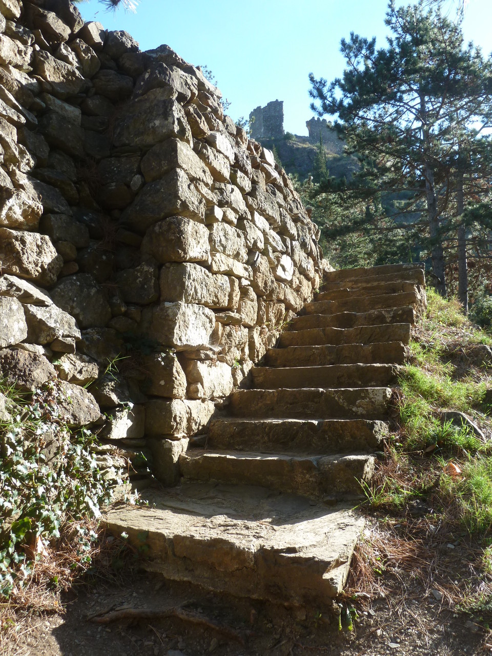 Construction et réfection d'un escalier en pierre Châteaux de Lastours