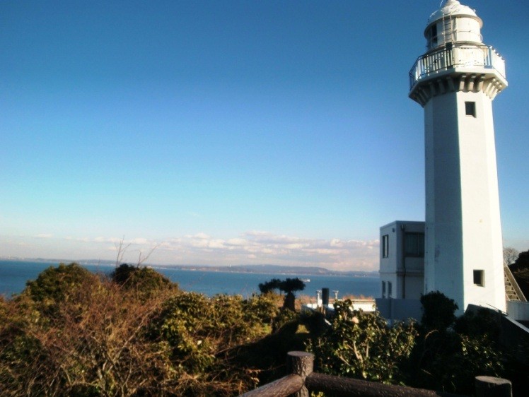 観音崎灯台　（日本初の洋式灯台　３代目）