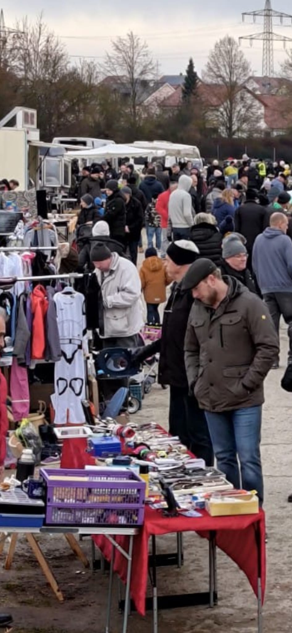 Fotos Flohmarkt Lenting 2023 - flohmarkt-selgross Webseite!