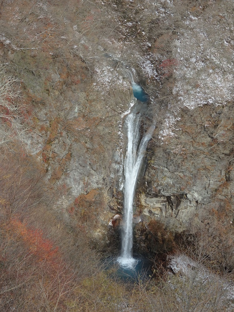 北温泉のとある滝