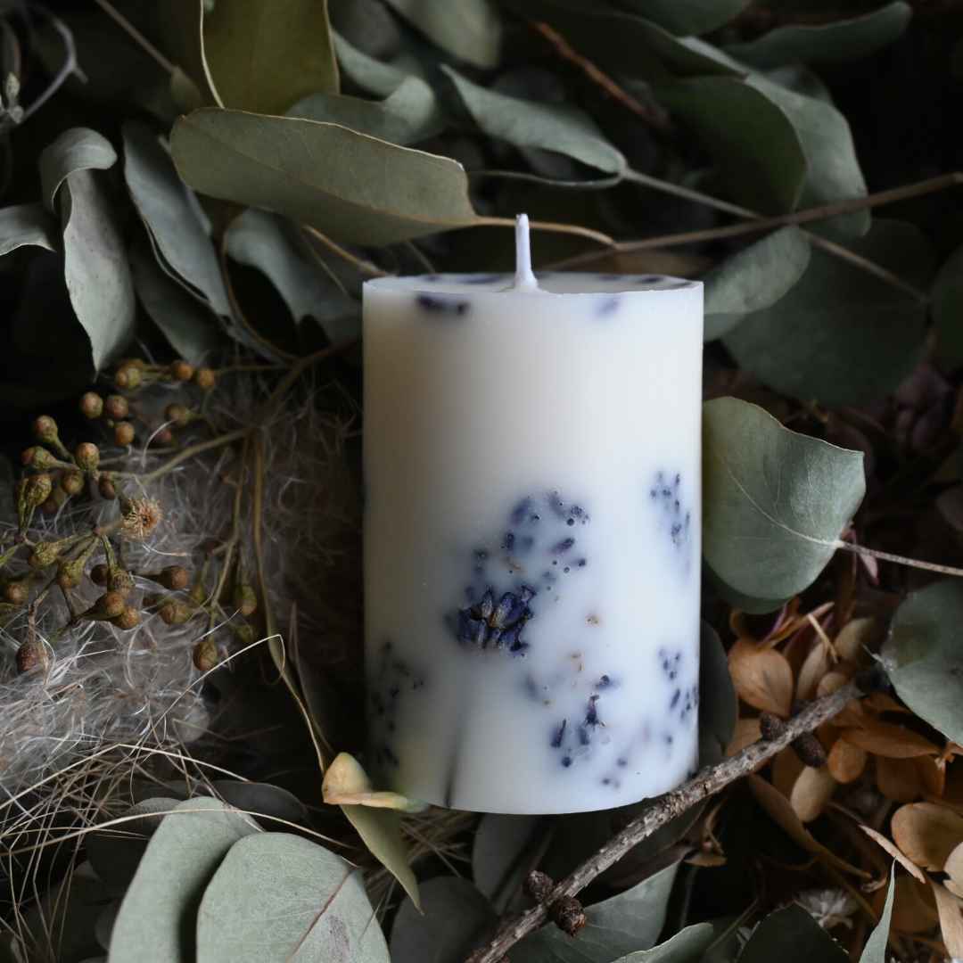 Naturwachs Blüten Kerze Lavendel KwentyArt Wanddekoration & Wohnen
