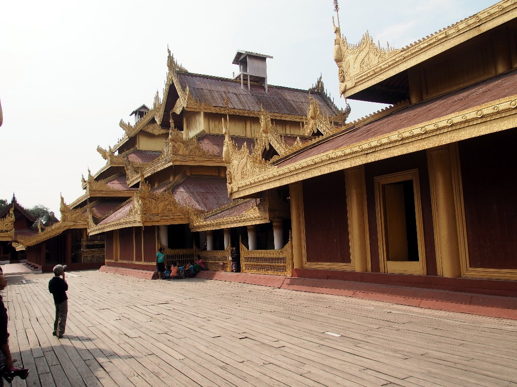 Der Königspalast in Mandalay ...