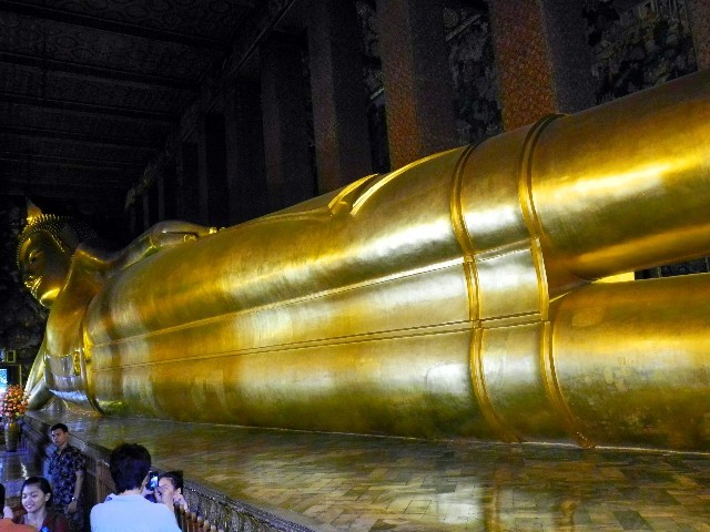 45 m lang - Buddha im Wat Pho