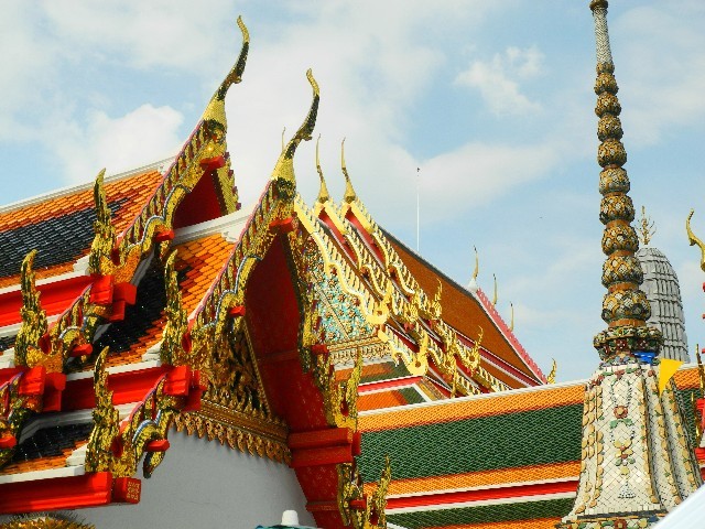 Herausgeputzt - Fassaden am Wat Pho