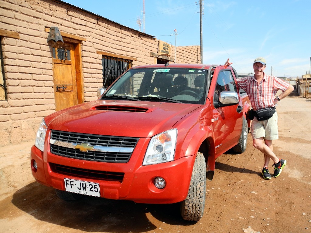 Geländegängig - Chevi Pick Up vor unserem Hostel