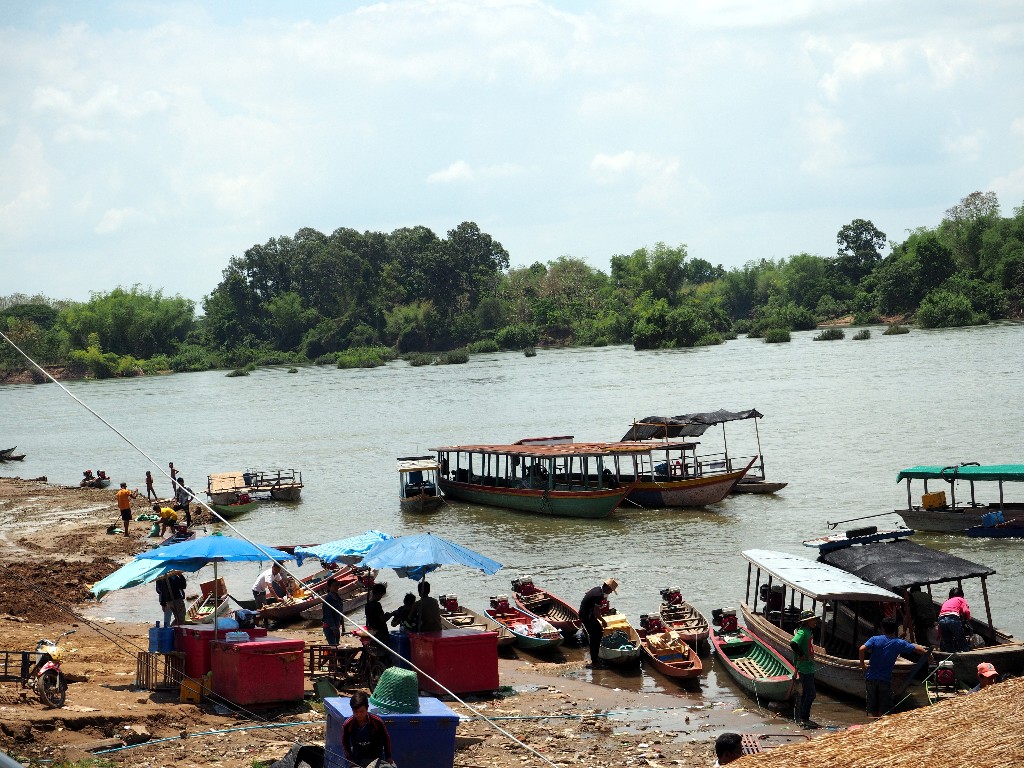 Wartende Boote - Touristen sorgen für Aufträge