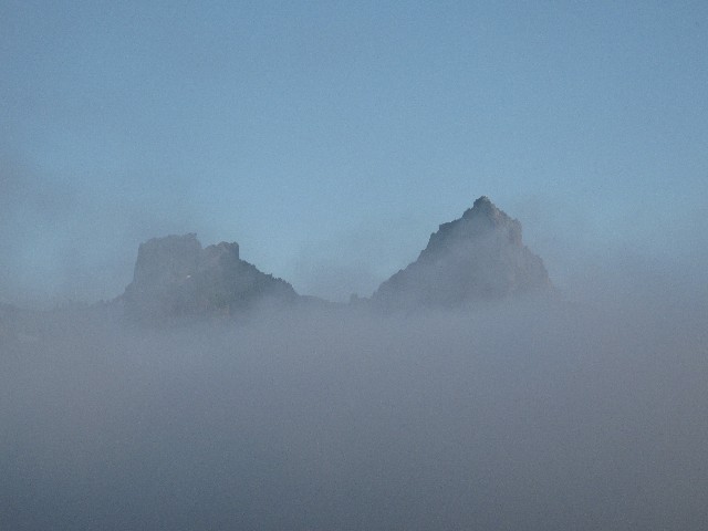 Unwirklich - Bergkuppen im Abendlicht