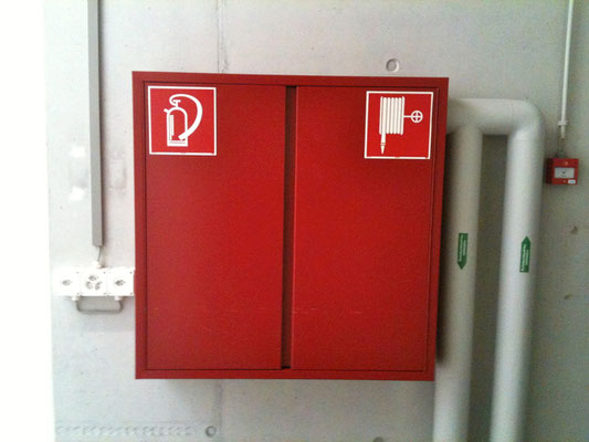 Löschposten, Feuerlöschposten, Feuerwehrschlauch, Strahlrohr, Schlauchhaspel,Feuerlöscherservice, Feuerlöscherkontrolle, Feuerlöscherwartung, Feuerlöscher, Schaumlöscher, Leichtwasser, Pulver, Kohlensäure, Preis, Region Basel, Schweiz