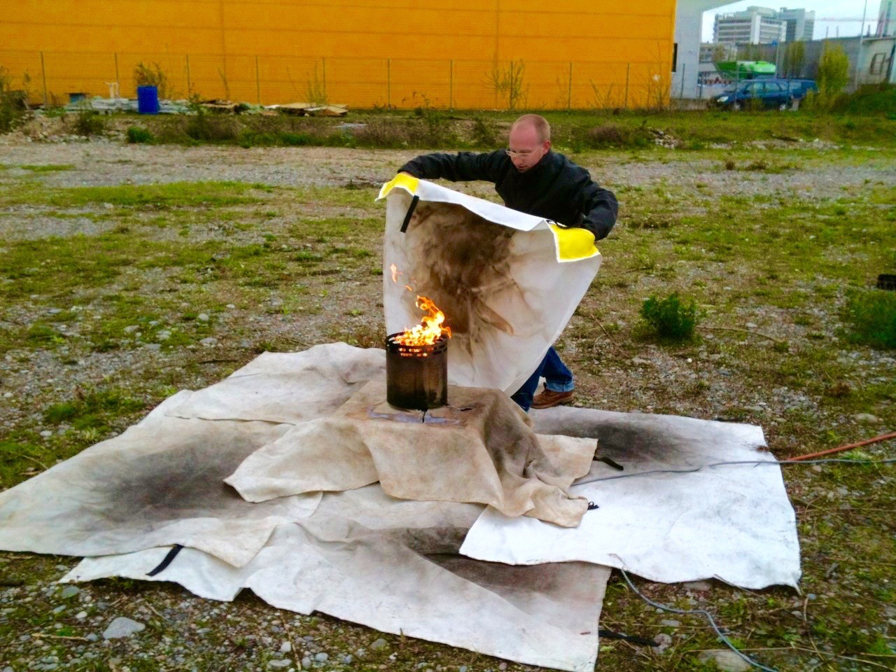 Brandschutzbekämpfung mit Löschdecke