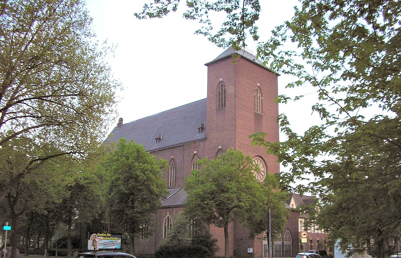 Die beiden Kirchen mit dem Schwerpunkt Familienpastoral, St. Gabriel (11:30 Uhr) und Petrus Canisius, behalten die spätere Messzeit am Sonntag bei.