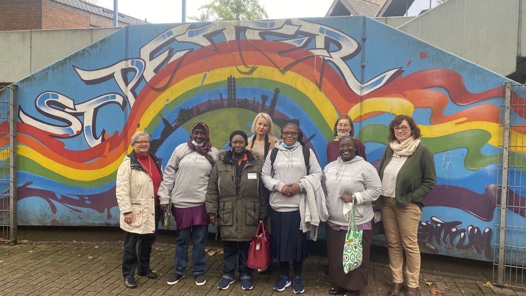 Vier Frauen vom „Women's Interfaith Council“ aus Nigeria besuchten das Sozialzentrum St. Peter.