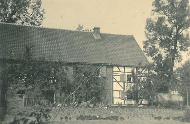 Die Photos sind 1920-1930 rund um der Unterdorfstrasse und Bauer Lohmann entstanden. Photo 6