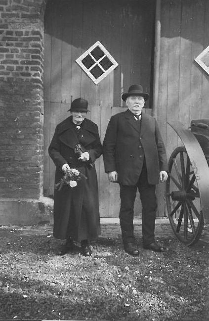 Die Photos sind 1920-1930 rund um der Unterdorfstrasse und Bauer Lohmann entstanden. Photo 12