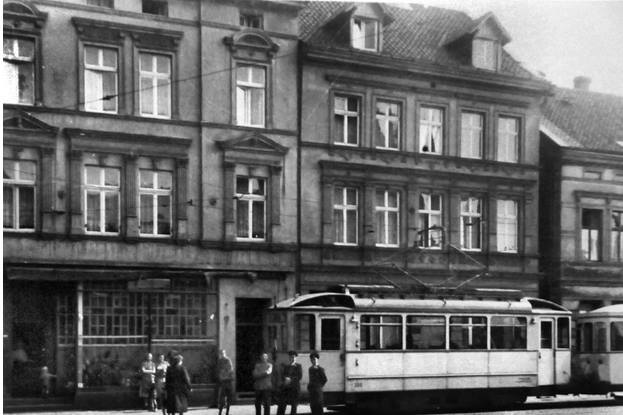 ca.1952 Strassenbahn bei der Haltestelle an der Union-Quelle