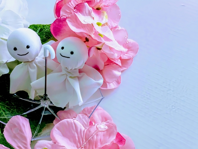 【肩こり×梅雨対策】おうちでできる簡単ストレッチで梅雨の不調をスッキリ！