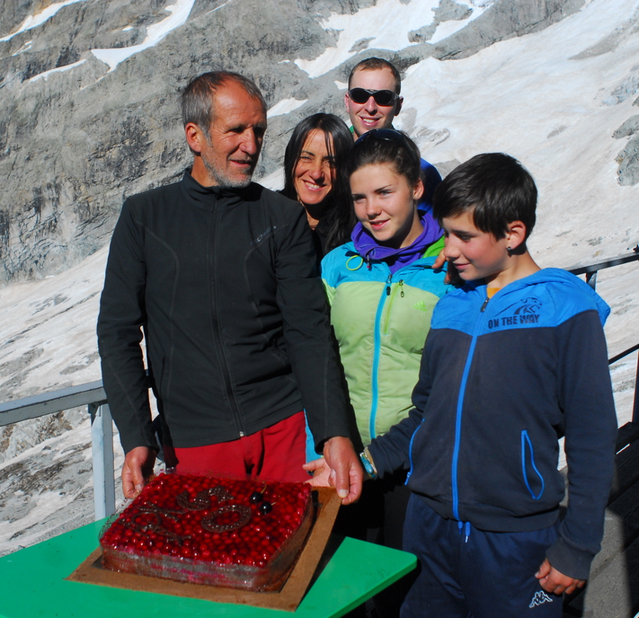 Merci Rémi et bon anniversaire. Merci à l'équipage et aux secouristes.