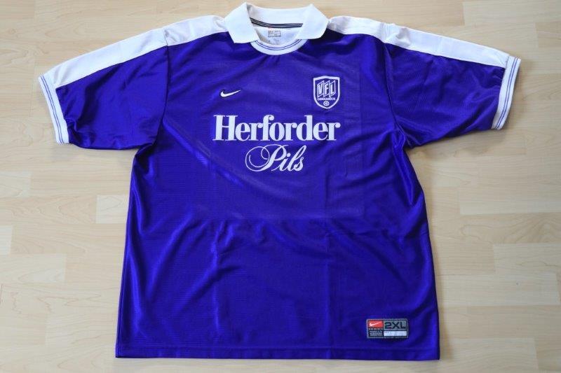 ﻿VfL Osnabrück 1999/00 Heim mit Autogrammen, Nr. 9 Janiak