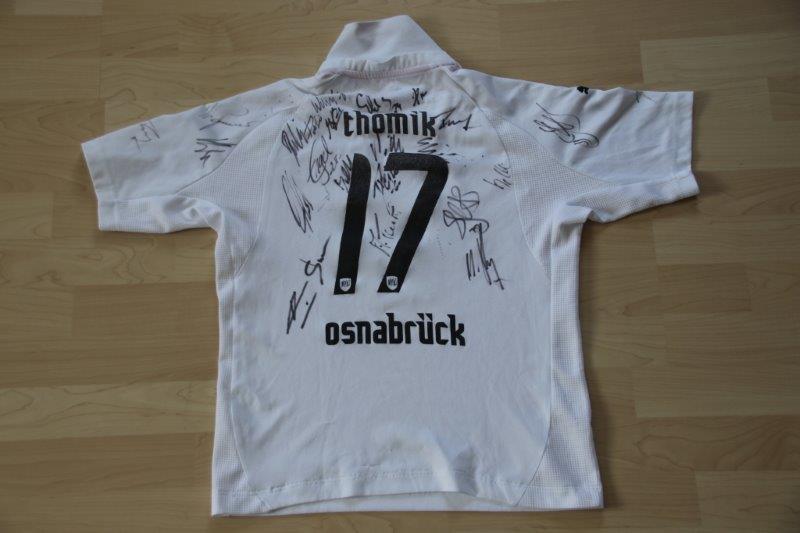 VfL Osnabrück 2007/08 Away, Nr. 17 Thomik mit Autogrammen