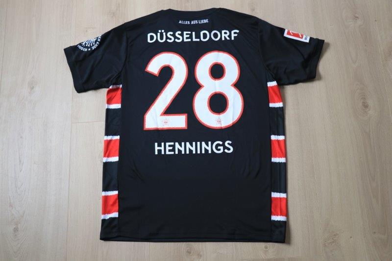 Fortuna Düsseldorf 19-20 Sondertrikot "alles aus Liebe", Nr. 28 Hennings