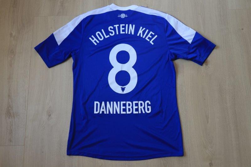 Holstein Kiel 2014/15 Heim, Nr. 8 Danneberg (DFB-Pokal-Matchworn gg. 1860 München 17.08.14)