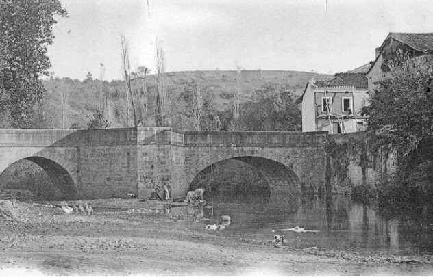 Le Pont- (1733 )  et le Volp