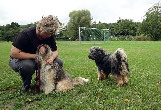 Renate Kästner mit Milka und Brisgo