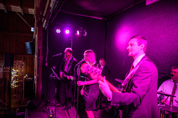 Live-Musik für Trauung, Sektempfang und Hochzeitsfeier in Ingolstadt – stilvoll und stimmungsvoll.