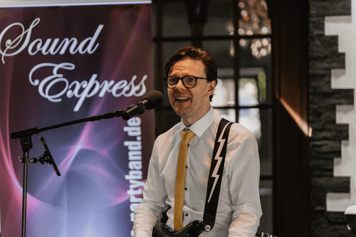 Sound Express Partyband auf der Bühne