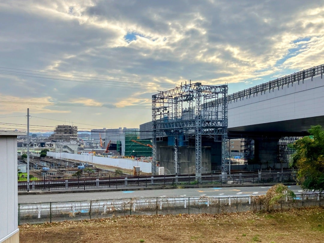 いつつながる？新名神。2019年から追い続けた「淀川河川敷 堤防上」の記録[2025年撮影分]