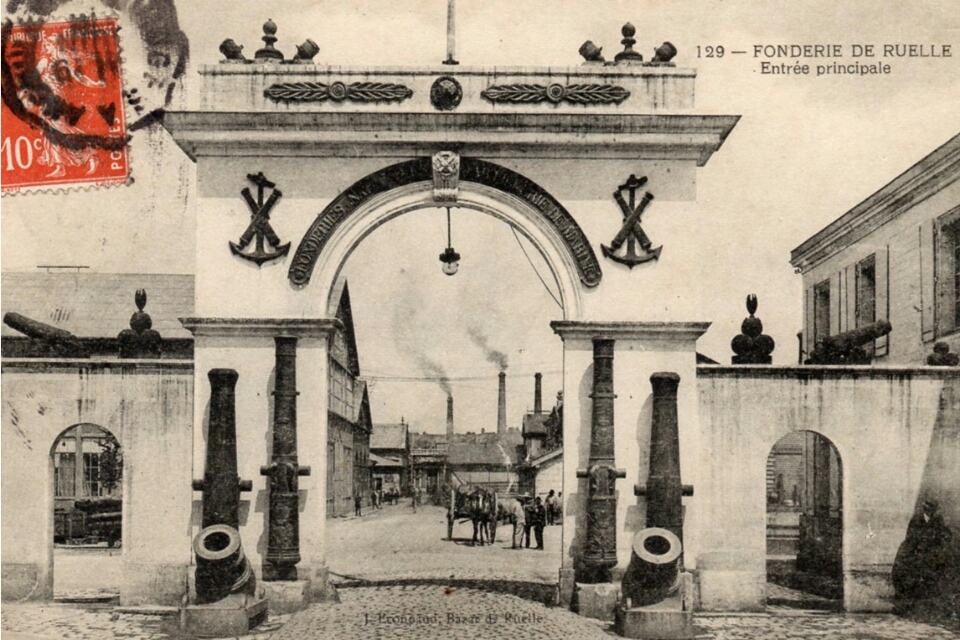 Entrée principale des "Fonderies nationales d'artillerie de Marine"