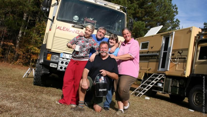 Familienbild zu Nobbis Geburtstag: Andrea (Nobbis Nichte), Herbert, Ginger (von l. n. r.)