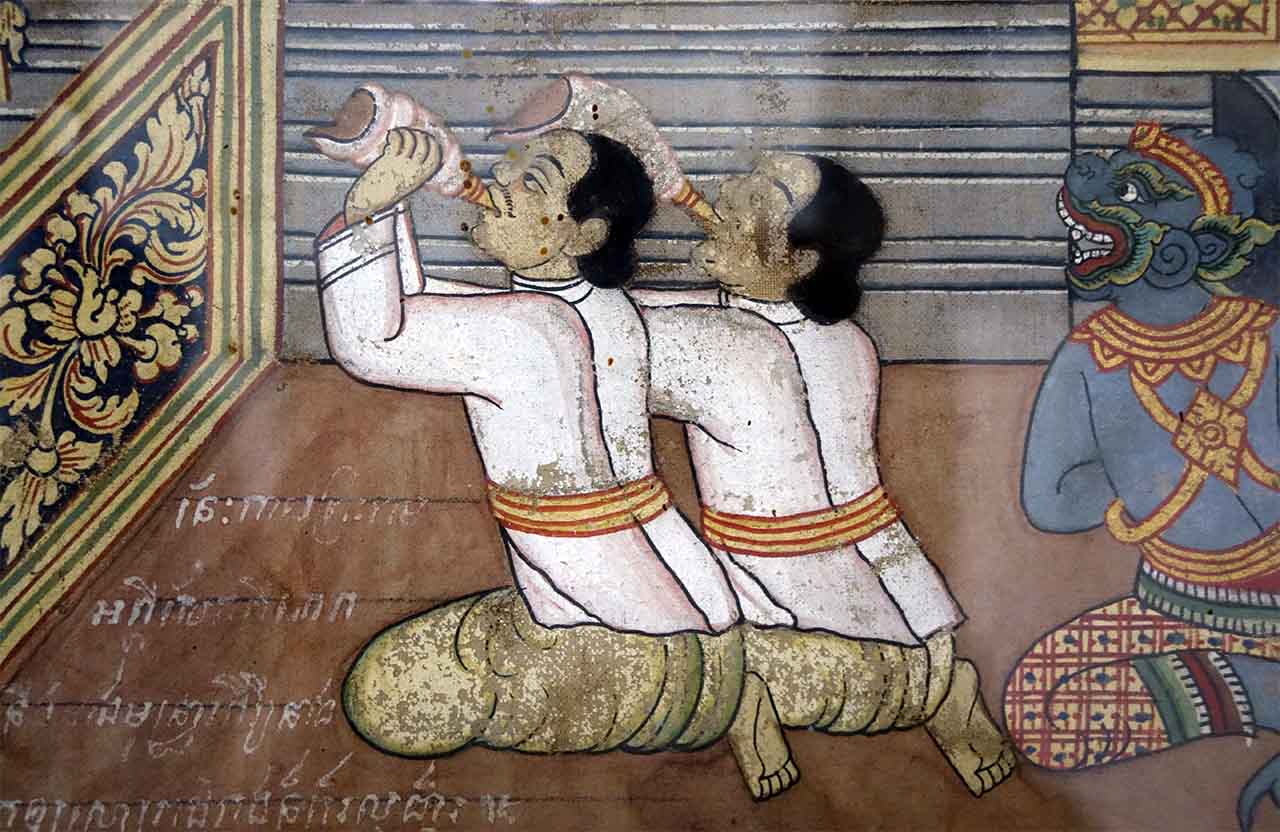 Deux brahmanes soufflent dans des conques. Vat Trach. Prov. Siem Reap. © Patrick Kersalé 2021-2024.