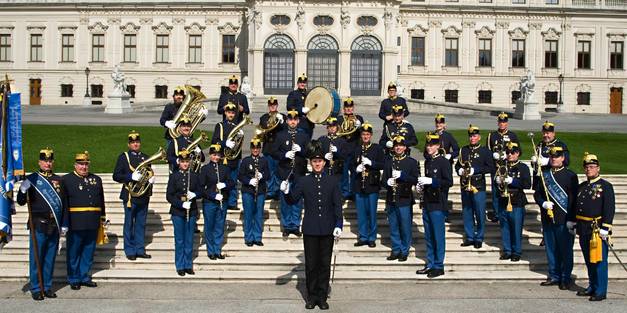 Wiener Regimentskapelle IR4 unter Leitung von Helmut Zsaitsits