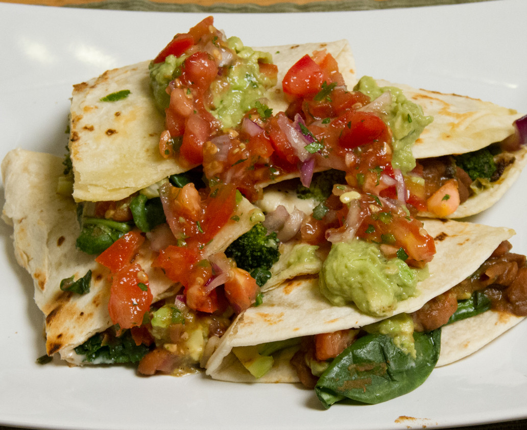 Pinto Bean and Veggie Quesadillas VEGANesp