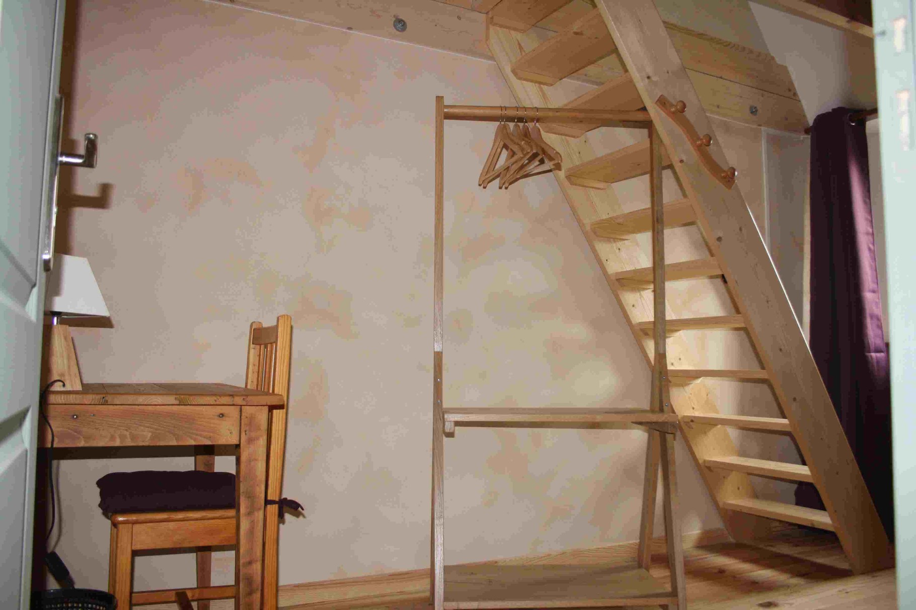 Escalier accès au comble la Colombière