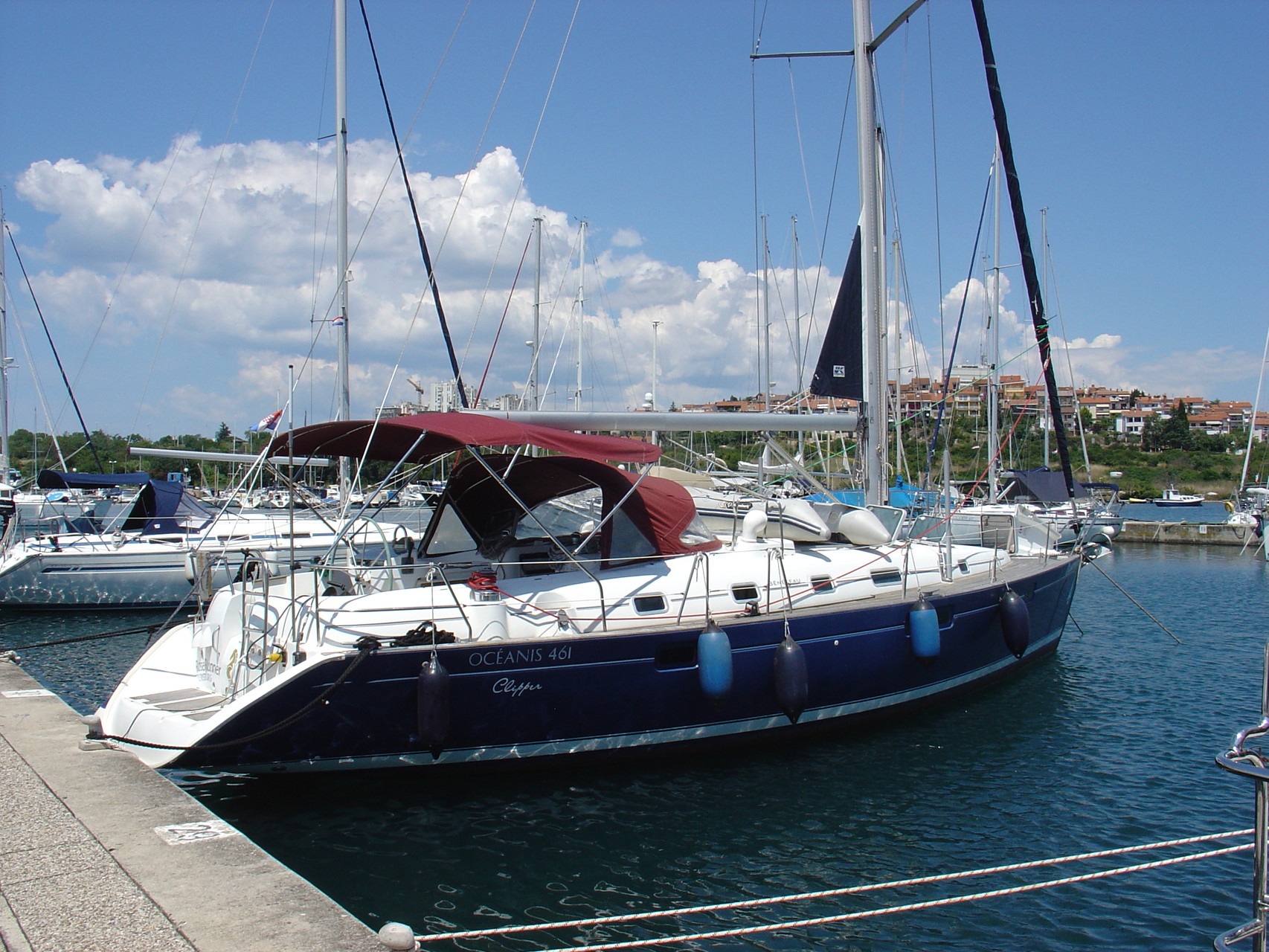 Sailing yacht: OCEANIS 461 (RoseRunner)